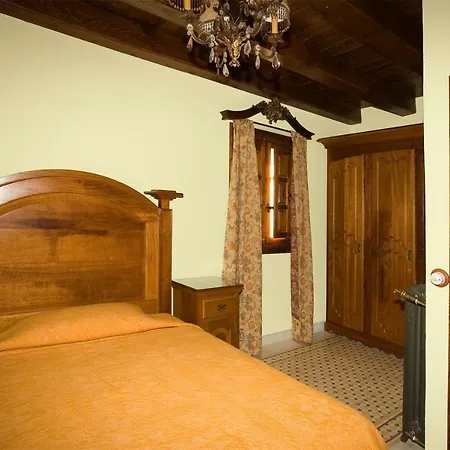 Casa Cavez * Sangarrén
